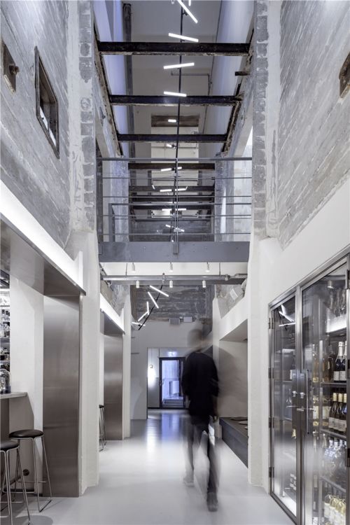 工业风重生 啤酒厂爆改时尚酒店，灯光照明的艺术蜕变